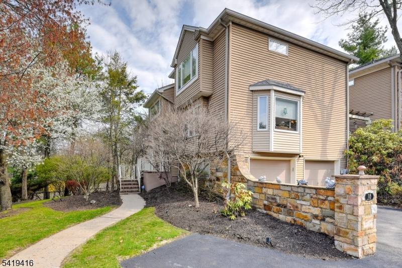 18 Dockery Dr, West Orange Twp., NJ 07052