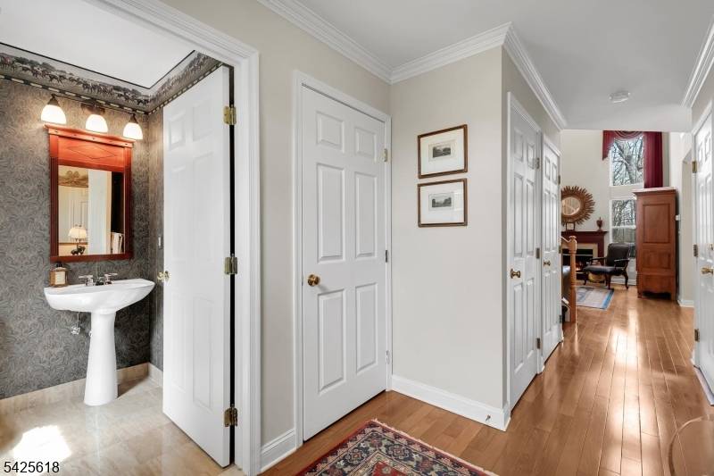 20 Hopkinson Ct, Bernards Twp., NJ 07920