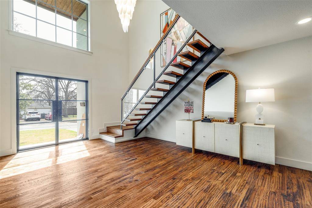 9831 Lakemont Drive, Dallas, TX 75220