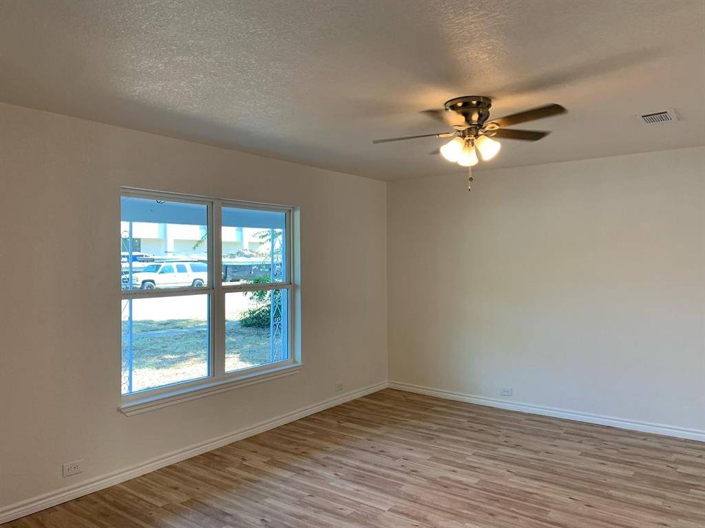 820 W Crawford Street, Denison, TX 75020