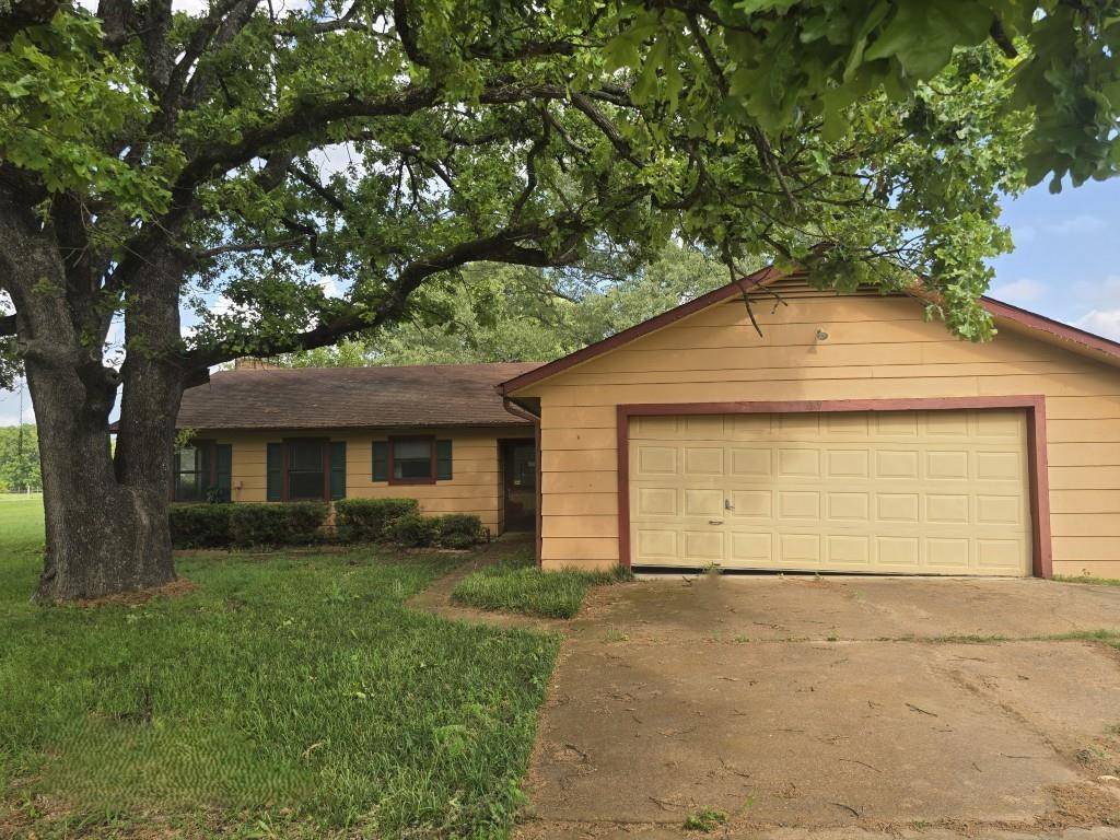 159 Rs County Road 3365, Emory, TX 75440