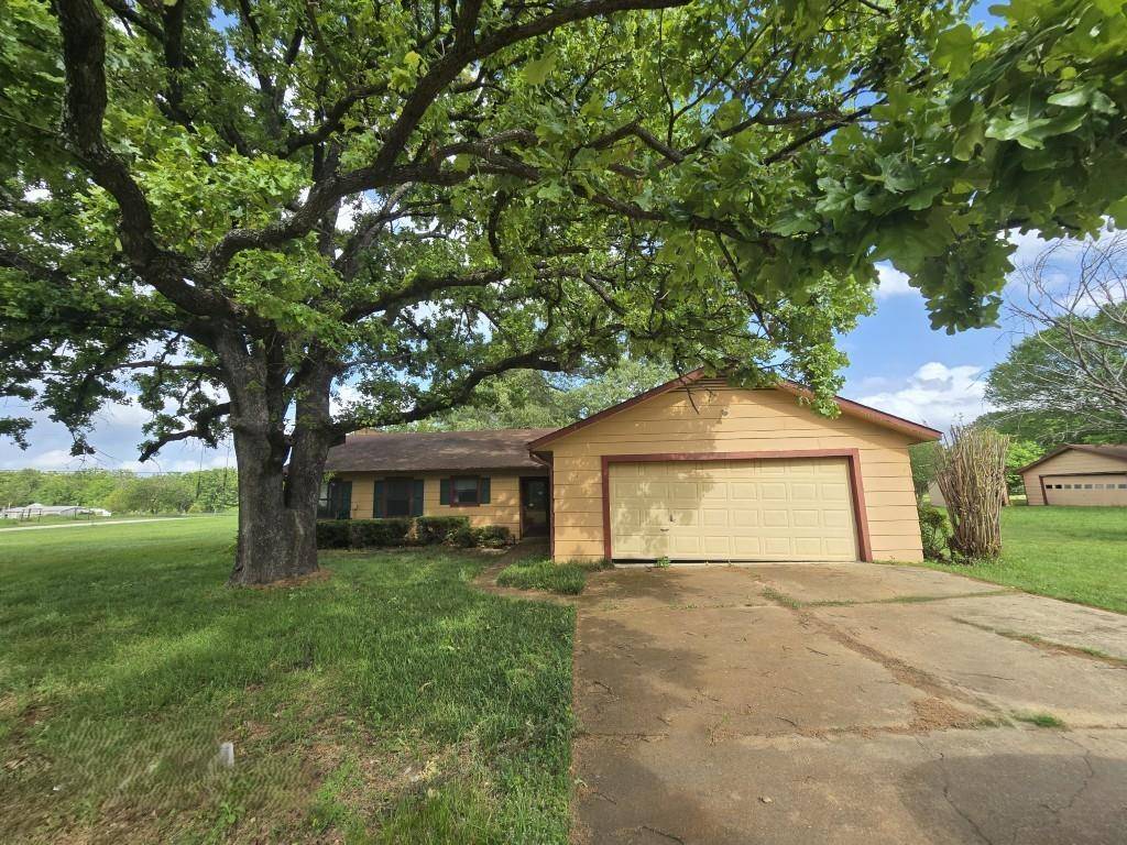 159 Rs County Road 3365, Emory, TX 75440