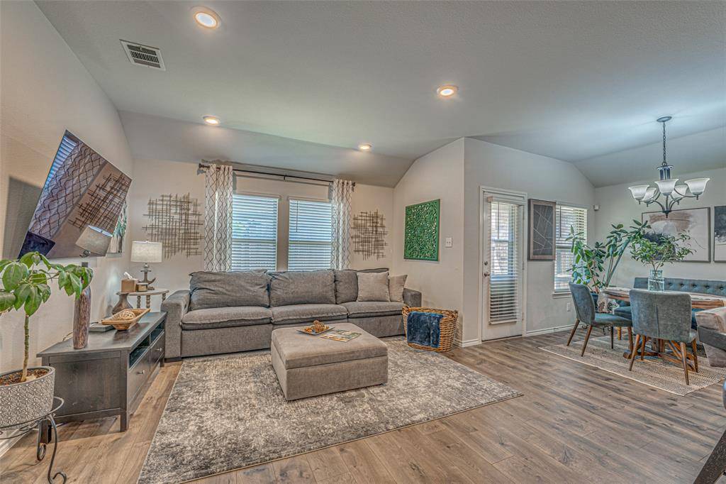 1805 Yale Street, Farmersville, TX 75442