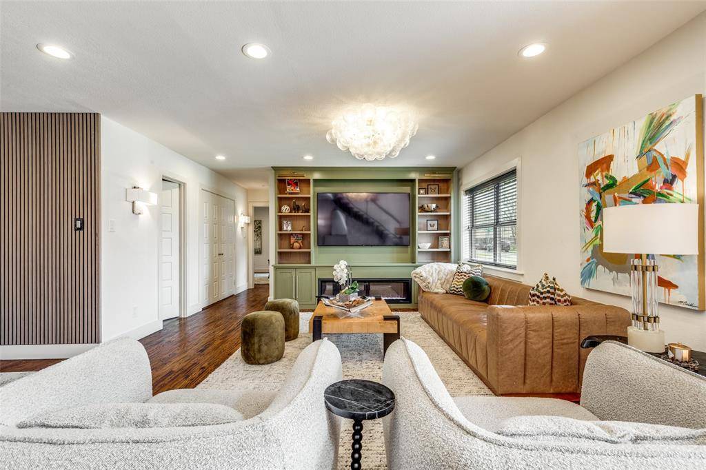 9831 Lakemont Drive, Dallas, TX 75220