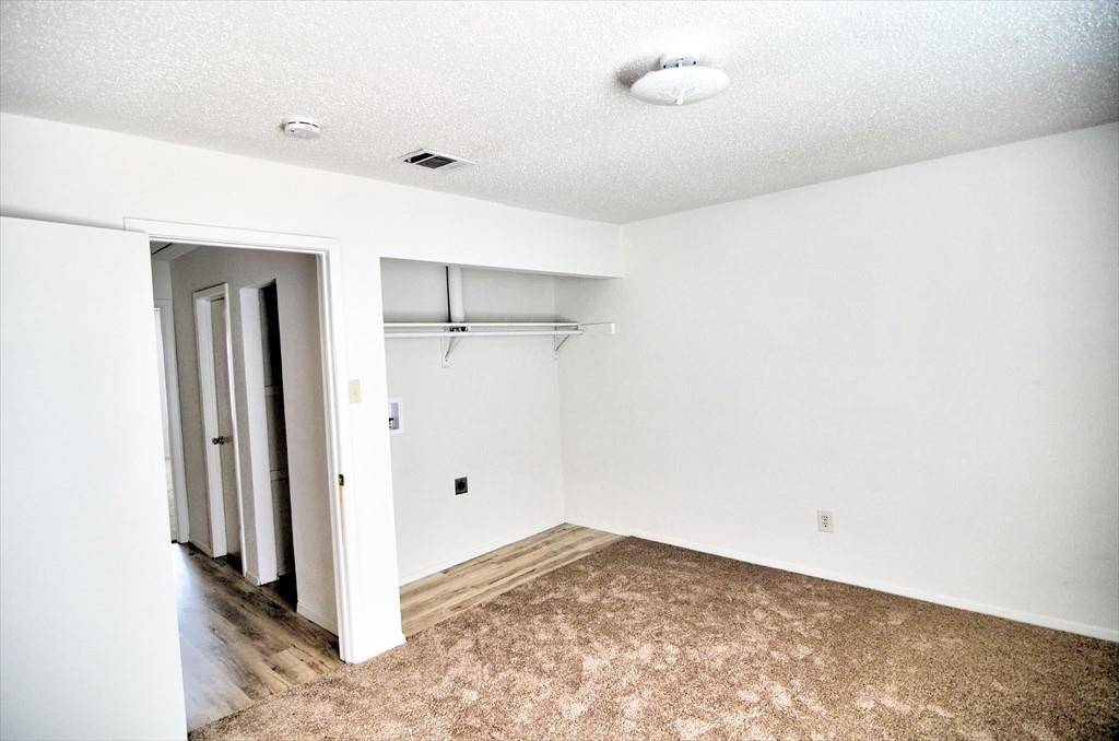 9563 Olde Towne Row, Dallas, TX 75227