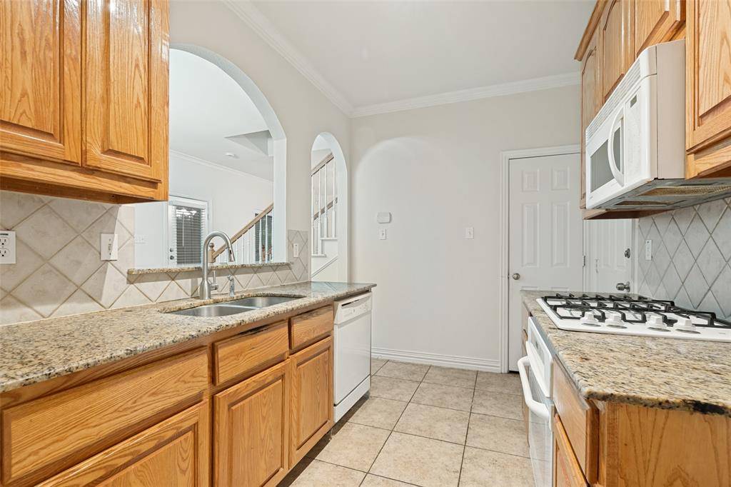 4231 Towne Lake Court, Irving, TX 75061