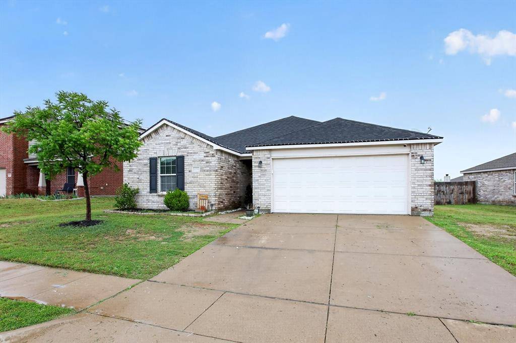 1256 Boxwood Lane, Burleson, TX 76028