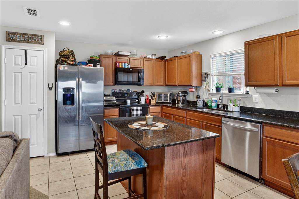 1256 Boxwood Lane, Burleson, TX 76028