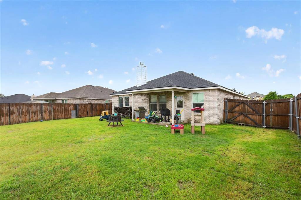 1256 Boxwood Lane, Burleson, TX 76028