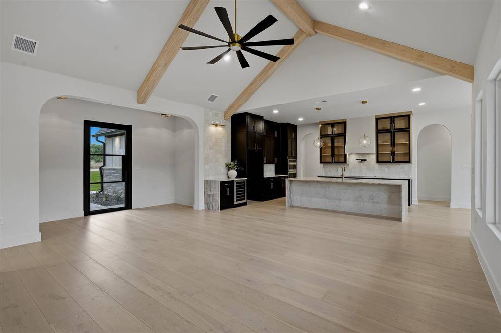 275 Latigo Way, Weatherford, TX 76088