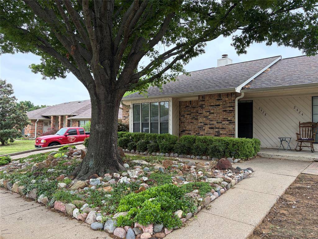 2428 Chestnut Way, Bedford, TX 76022