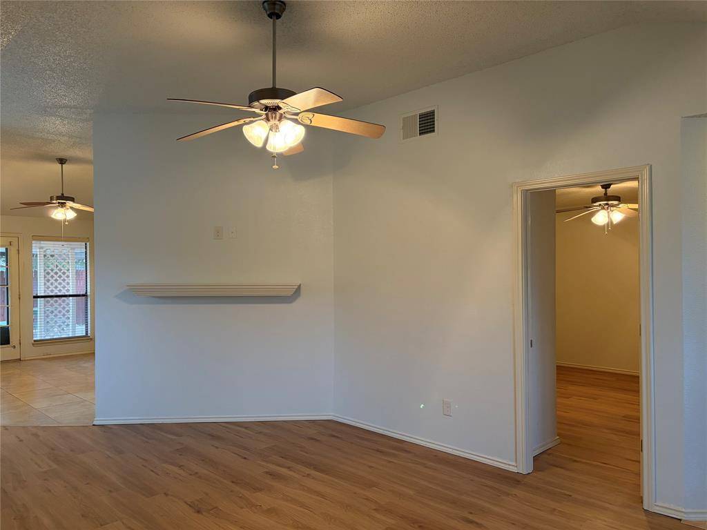 2428 Chestnut Way, Bedford, TX 76022