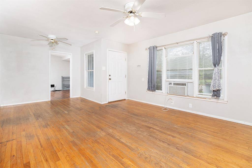 1928 S Walnut Street, Brady, TX 76825