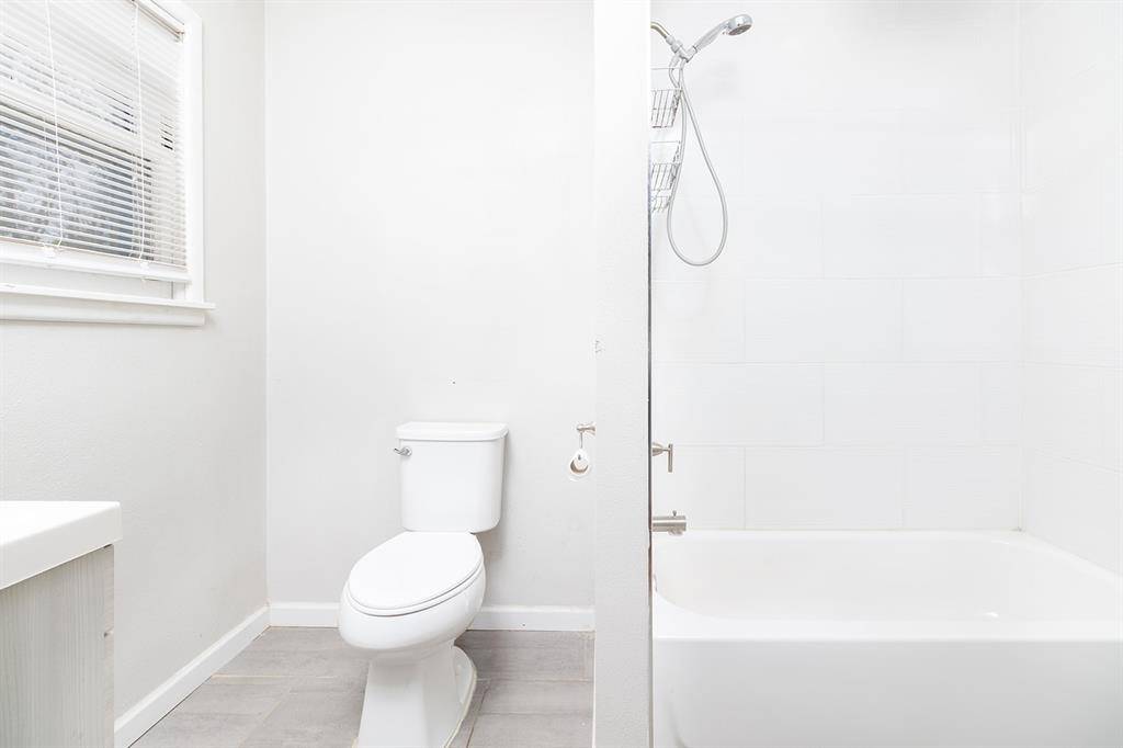 1928 S Walnut Street, Brady, TX 76825