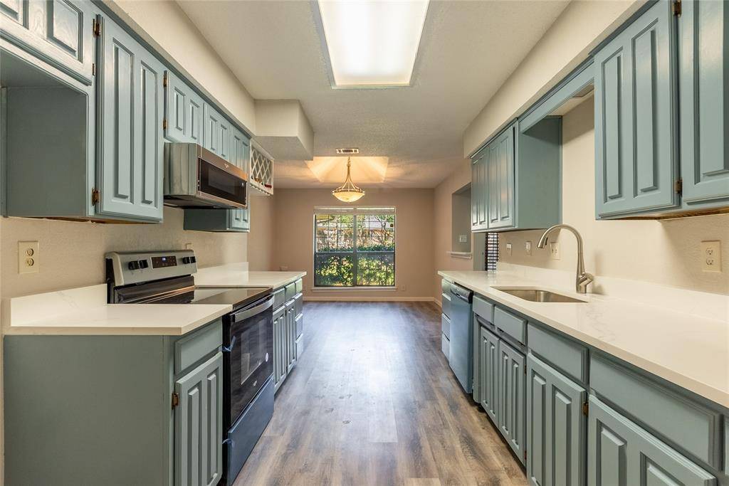 5201 Rustle Leaf Drive, Arlington, TX 76017