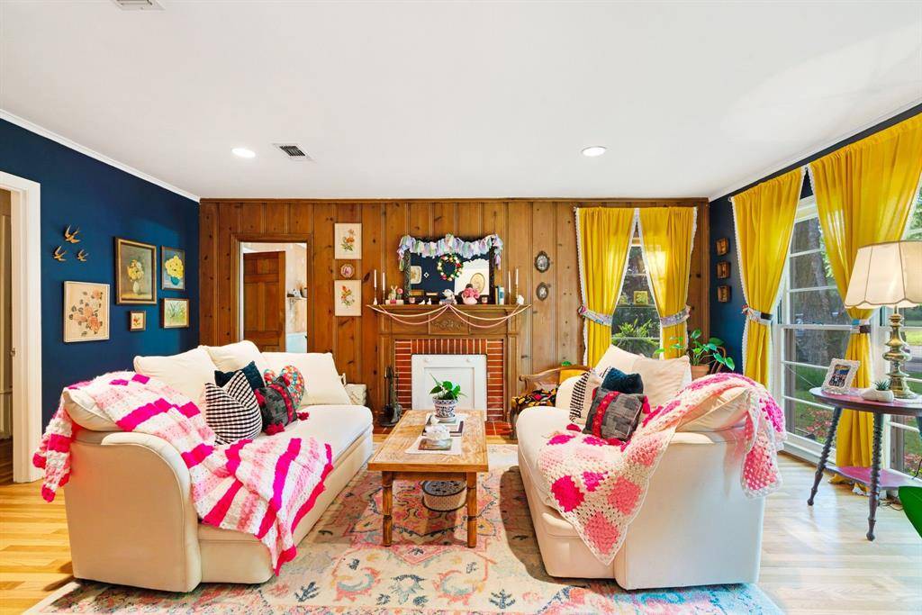 2000 Simpson Street, Paris, TX 75460