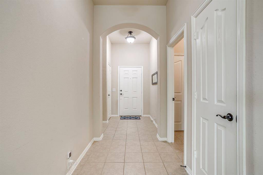 1012 Cutting Horse Drive, Mansfield, TX 76063