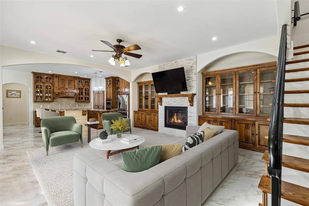 14037 Fm 1173, Krum, TX 76249