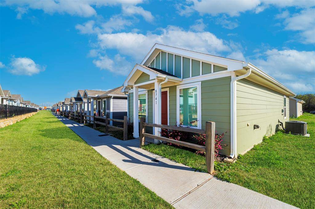 8741 Cottage Creek Drive, Fort Worth, TX 76123