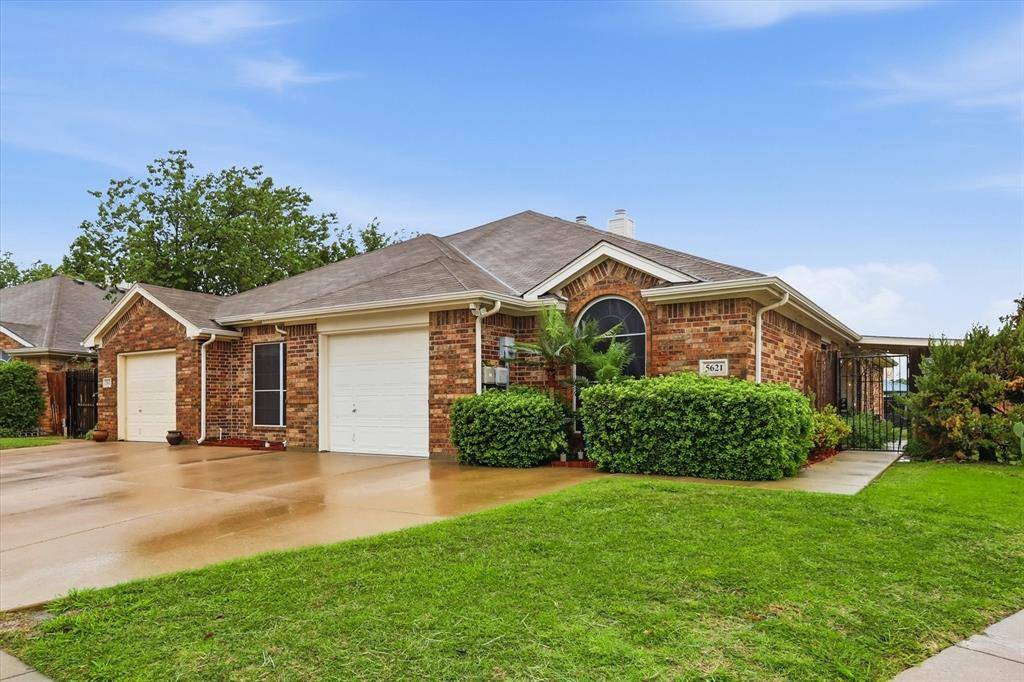 5621 Swords Drive, Fort Worth, TX 76137
