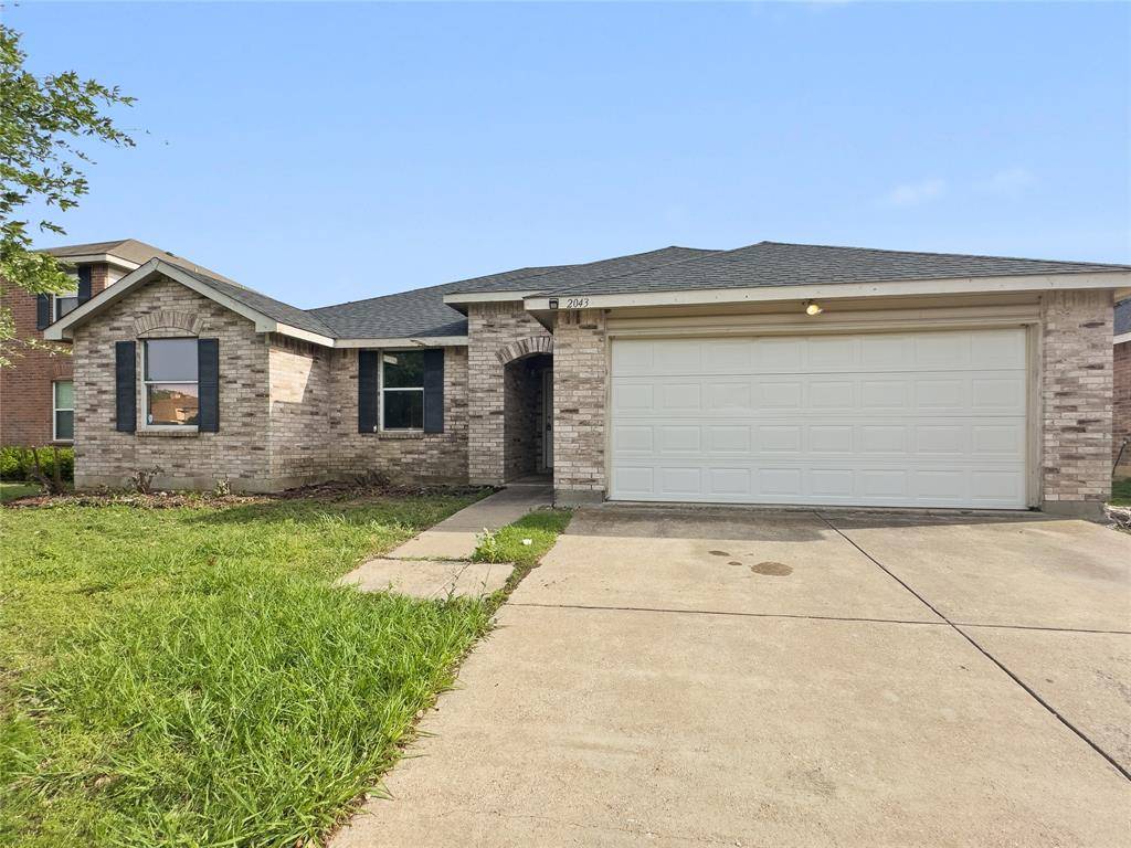 2043 Plains Court, Grand Prairie, TX 75052