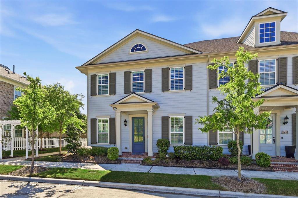 8726 Mangham Street, North Richland Hills, TX 76180