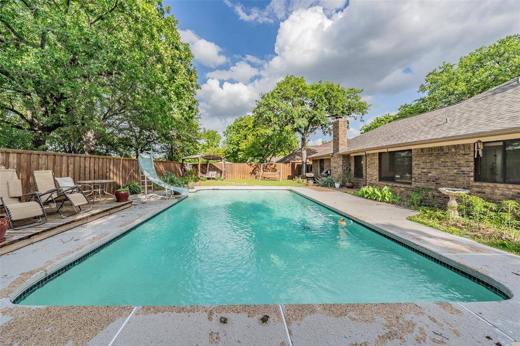 7525 Woodhaven Drive, North Richland Hills, TX 76182