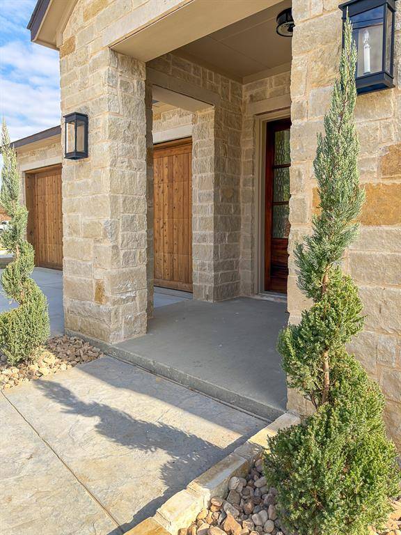 208 Pecan Street, Roanoke, TX 76262