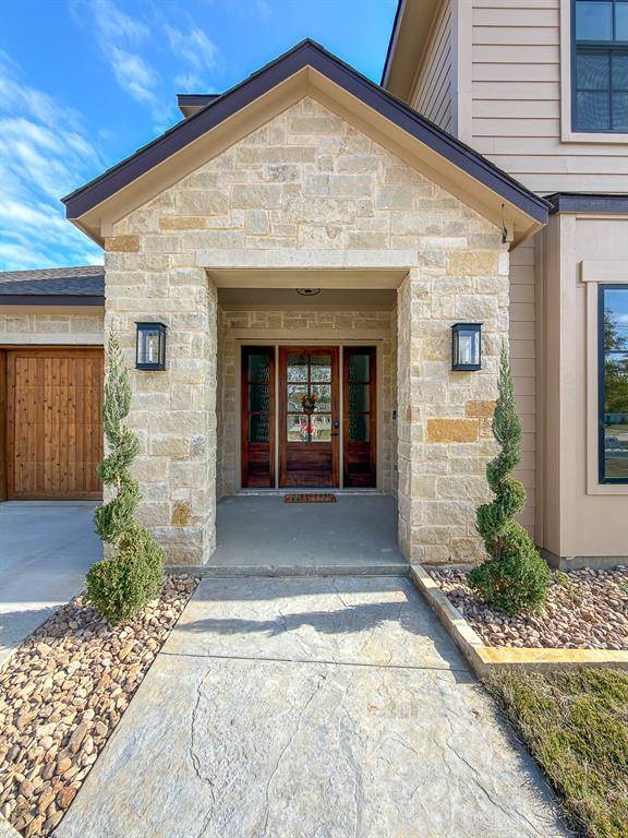 208 Pecan Street, Roanoke, TX 76262