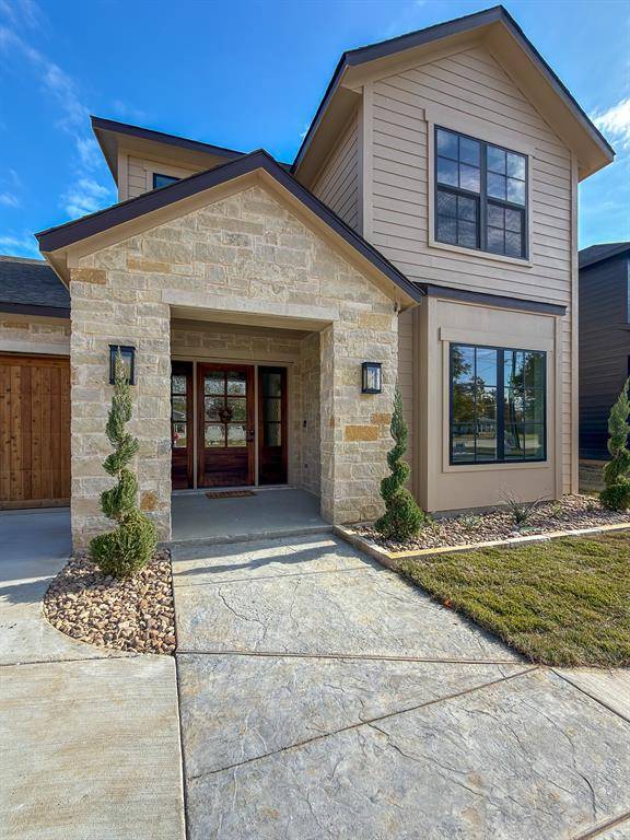 208 Pecan Street, Roanoke, TX 76262