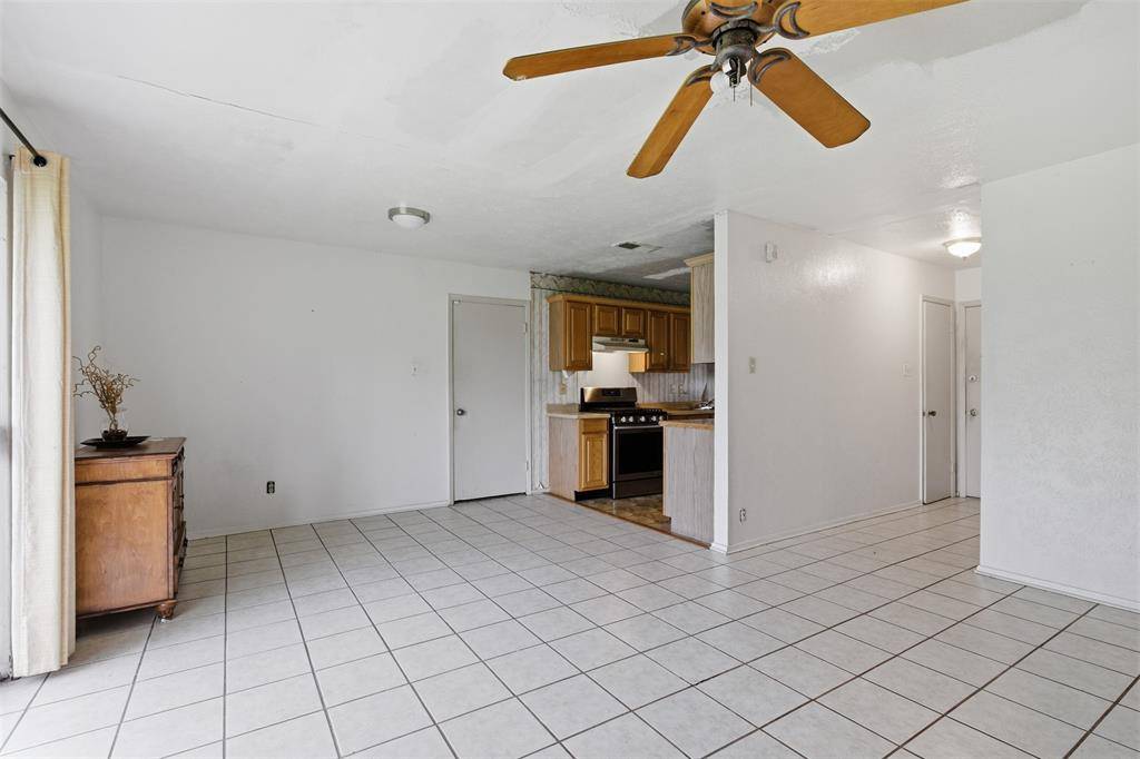 6435 Moonhill Drive, Dallas, TX 75241