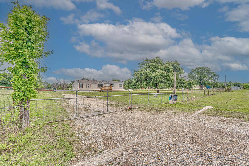 9239 Sabine Drive, Quinlan, TX 75474