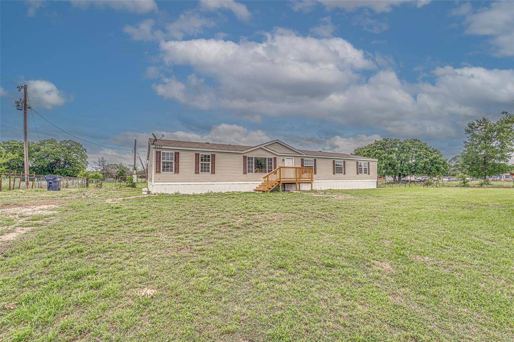 9239 Sabine Drive, Quinlan, TX 75474
