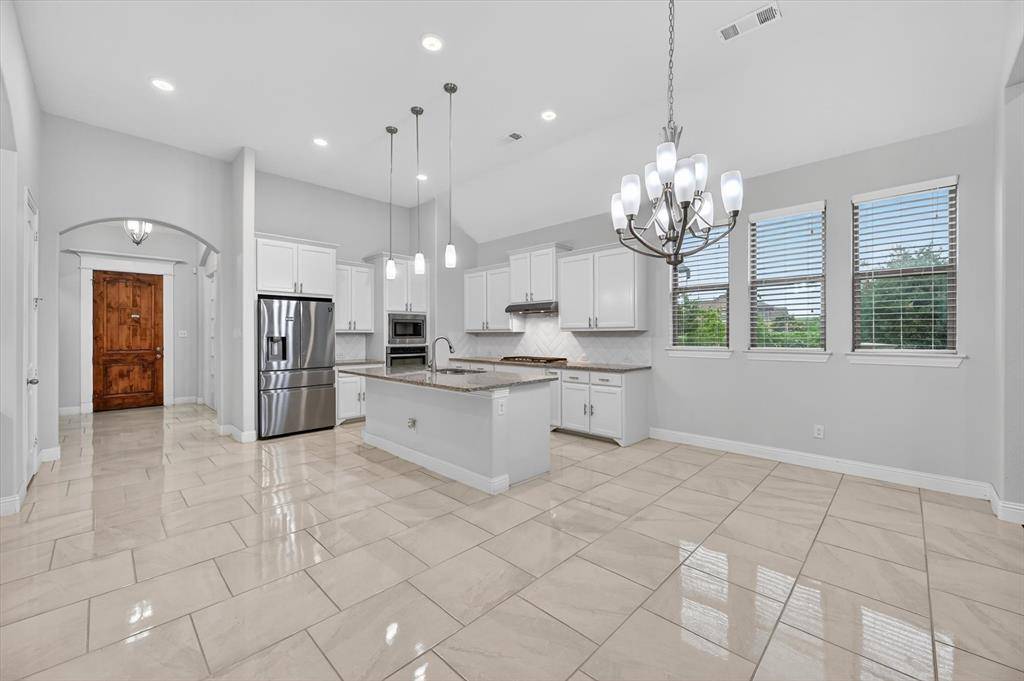 1107 Amber Rose Way, Arlington, TX 76005