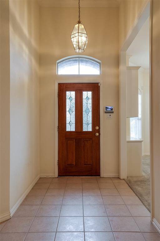 4734 Village Oak Drive, Arlington, TX 76017