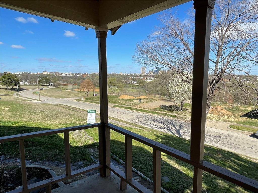 1208 E Magnolia Avenue, Fort Worth, TX 76104