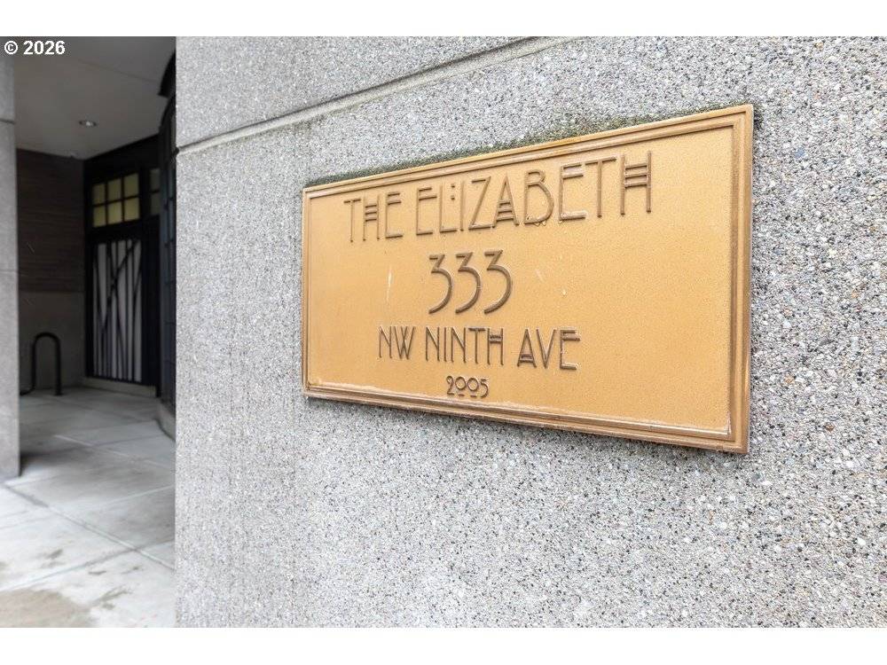 333 NW 9TH AVE #906, Portland, OR 97209