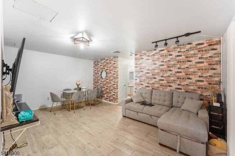 660-672 N Broad St #8, Elizabeth City, NJ 07208