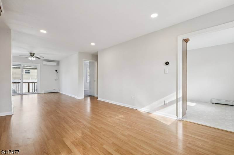 5 Reaville Ct, Parsippany-troy Hills Twp., NJ 07054