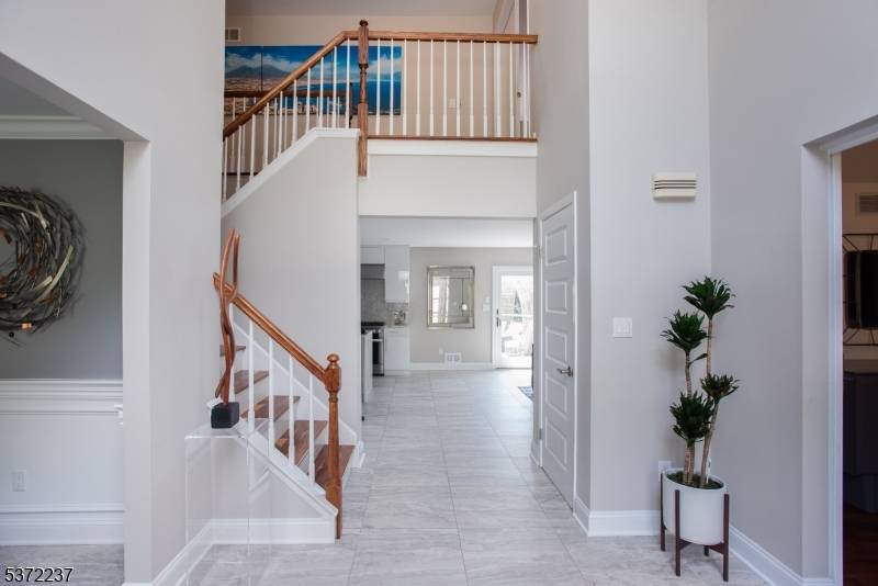 7 Beechwood Ter, Green Brook Twp., NJ 08812