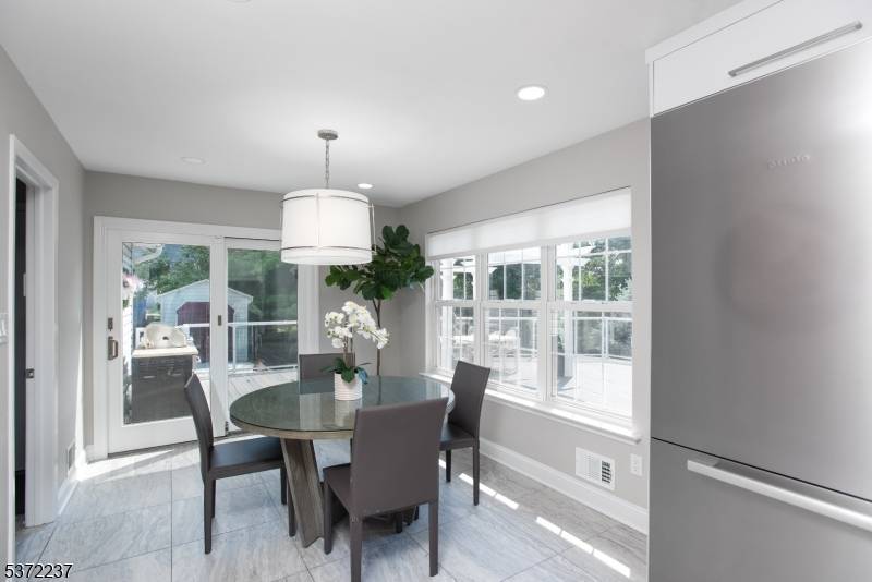 7 Beechwood Ter, Green Brook Twp., NJ 08812