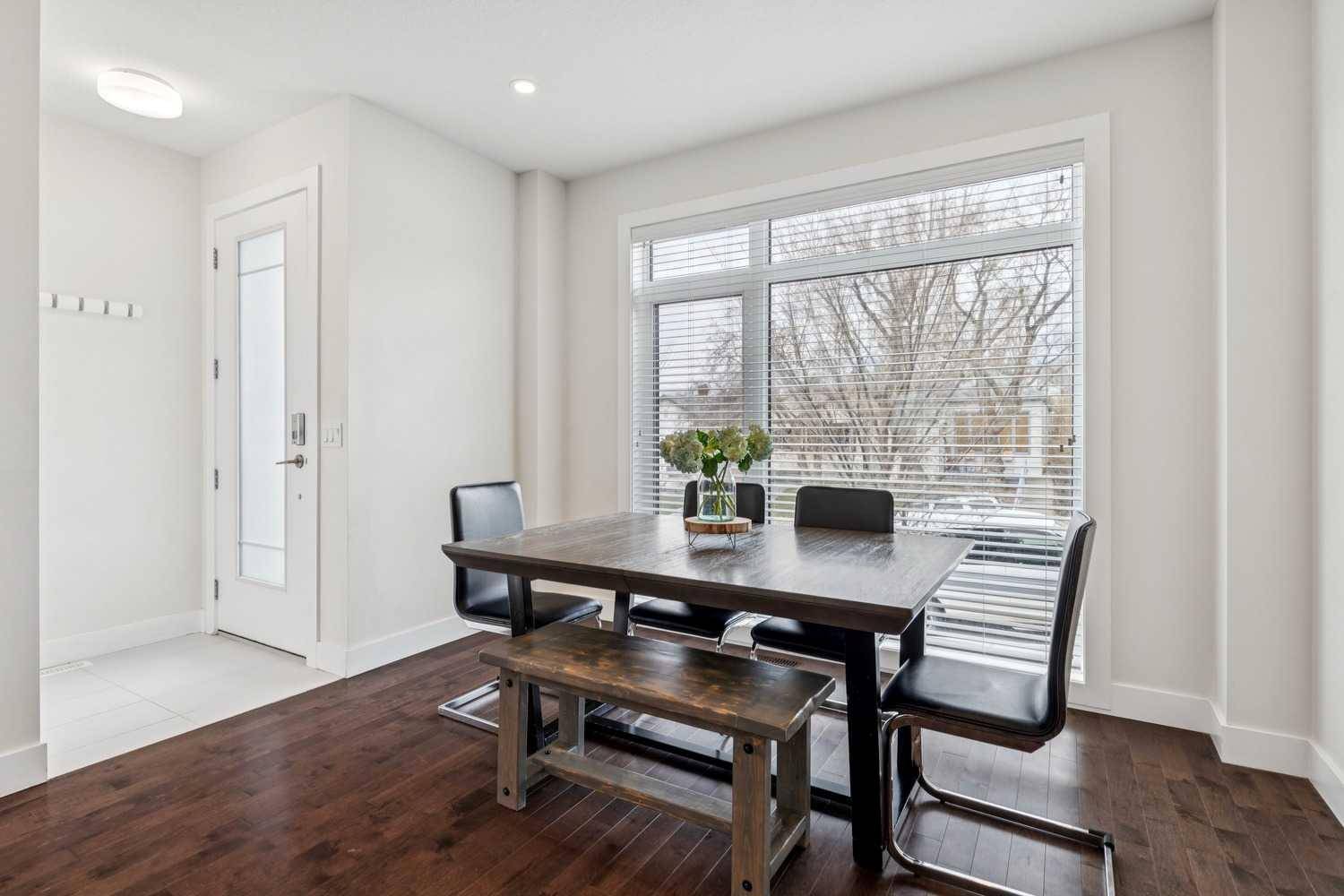 3802 Parkhill PL SW #1, Calgary, AB T2S2W7