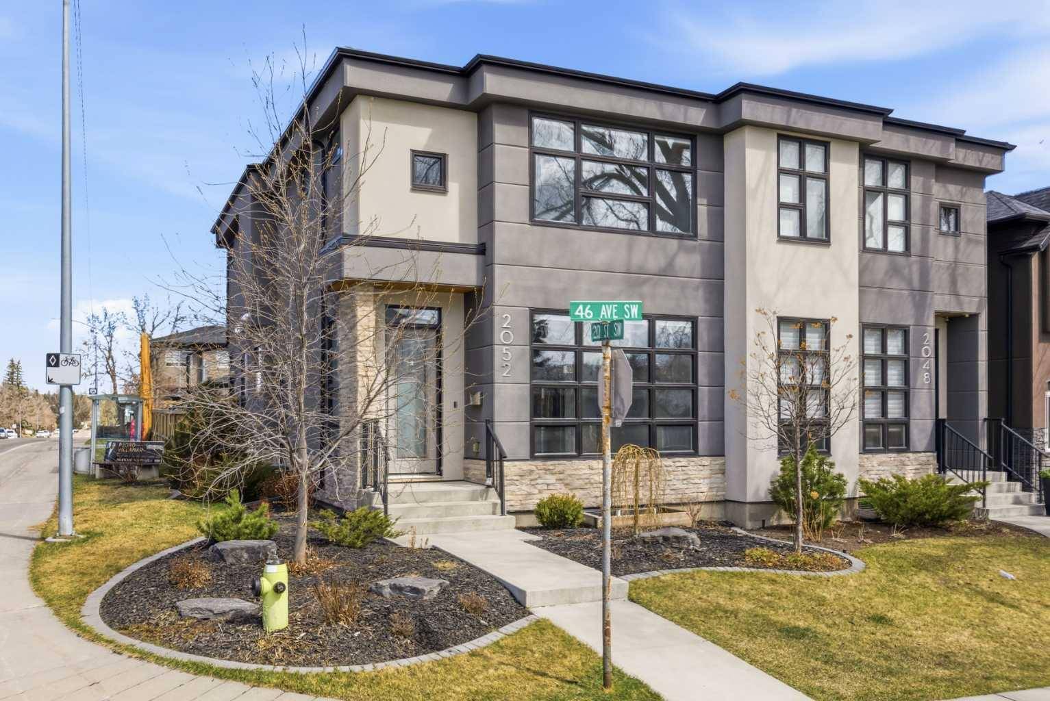 2052 46 AVE SW, Calgary, AB T2T 2R9