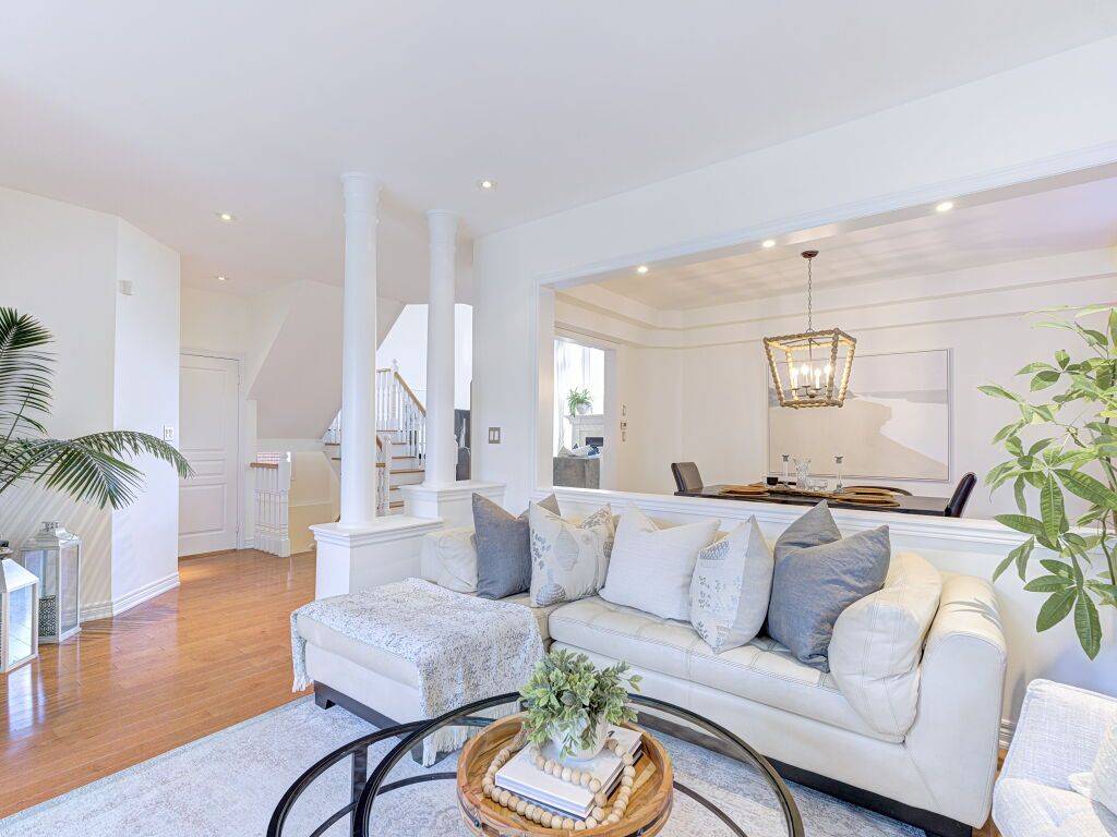 2301 Hertfordshire WAY, Oakville, ON L6H 7M5