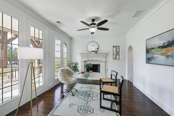 2201 Shakespeare Street, Carrollton, TX 75010