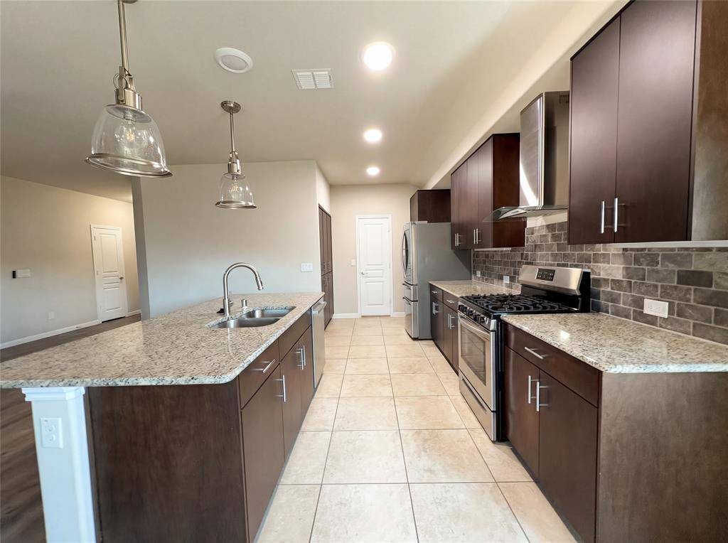 1308 Morning Ridge Trail, Aubrey, TX 76227