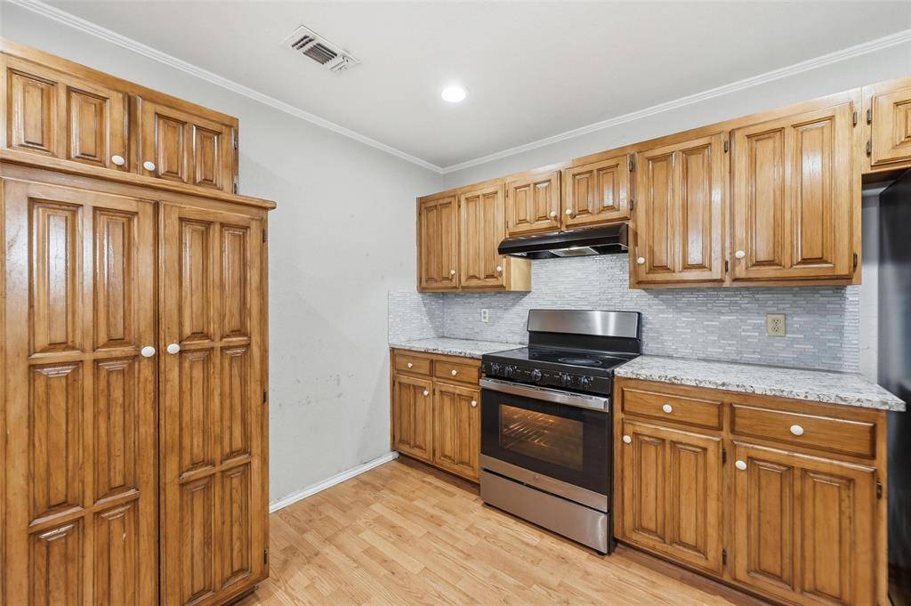 2004 Glen Creek Court, Arlington, TX 76015