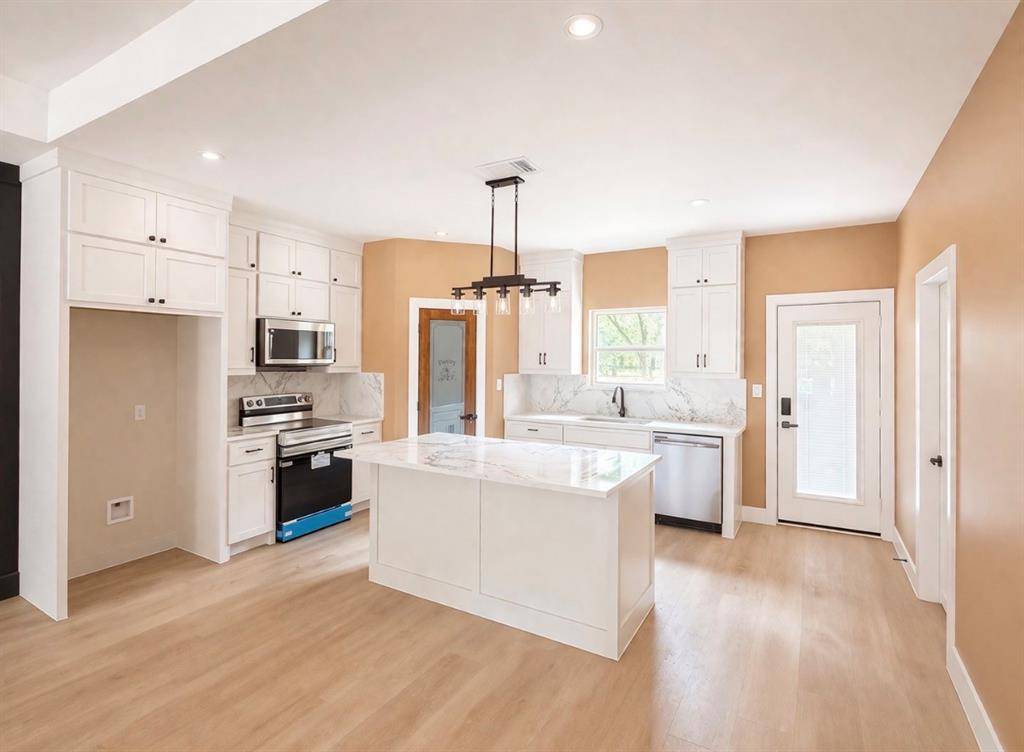 203 Seagrove Lane, Quinlan, TX 75474