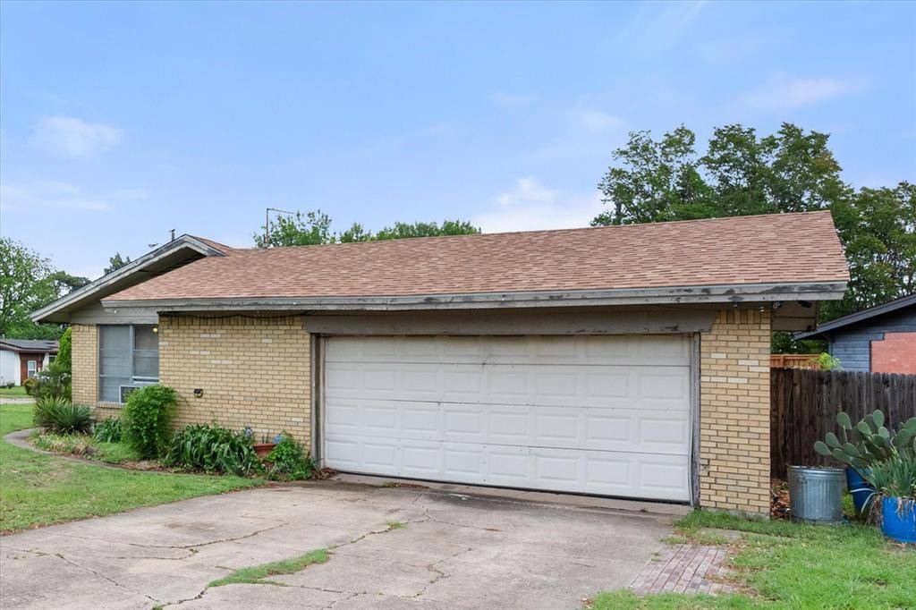 2266 Myrtlewood Drive, Dallas, TX 75232