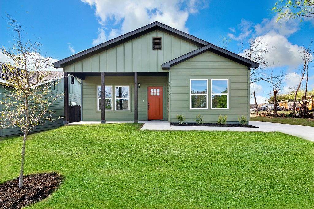 1832 E Broadway Avenue, Fort Worth, TX 76104